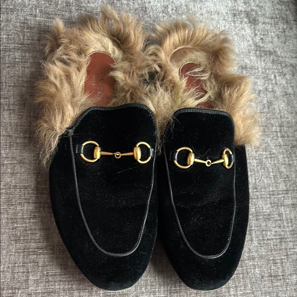Black Velvet Gucci Princeton Fur Lined Loafers with Gold Horsebit Detail